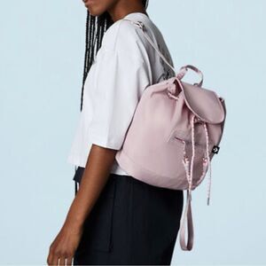 Converse Mini Rucksack
UNISEX BACKPACK out of stock
